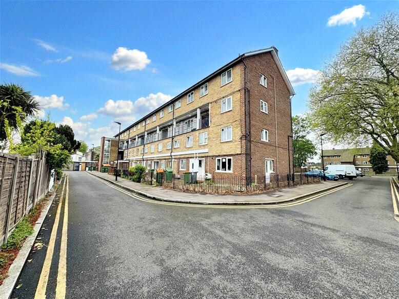 3 bed 1st Floor Flat for rent in Stratford. From David Daniels - Stratford 3 bed 1st Floor Flat for rent in Stratford. From David Daniels - Stratford