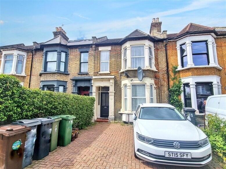 2 bed 1st Floor Flat for rent in Leyton. From David Daniels - Stratford
