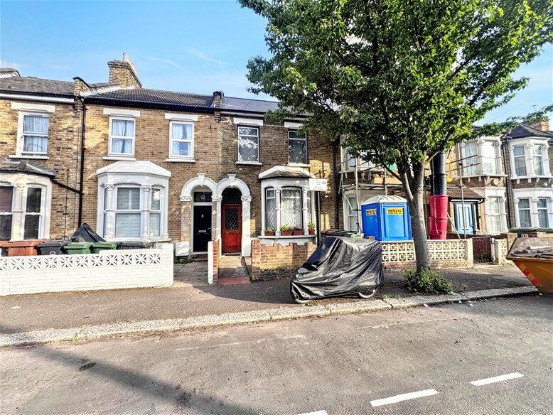 4 bed Detached for rent in Wanstead. From David Daniels - Stratford 4 bed Detached for rent in Wanstead. From David Daniels - Stratford