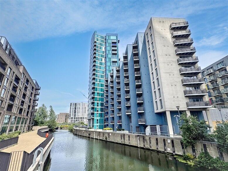 2 bed 1st Floor Flat for rent in Stratford. From David Daniels - Stratford