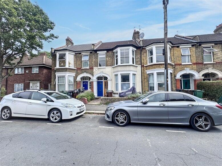 2 bed 1st Floor Flat for rent in Leyton. From David Daniels - Stratford