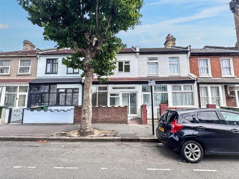 3 bed Detached for rent in Ilford. From David Daniels - Stratford 3 bed Detached for rent in Ilford. From David Daniels - Stratford