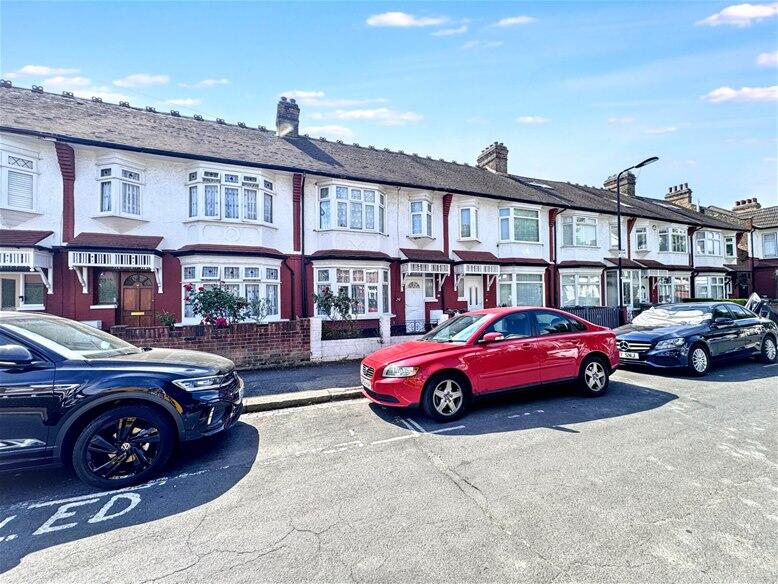 4 bed Detached for rent in Leyton. From David Daniels - Stratford 4 bed Detached for rent in Leyton. From David Daniels - Stratford
