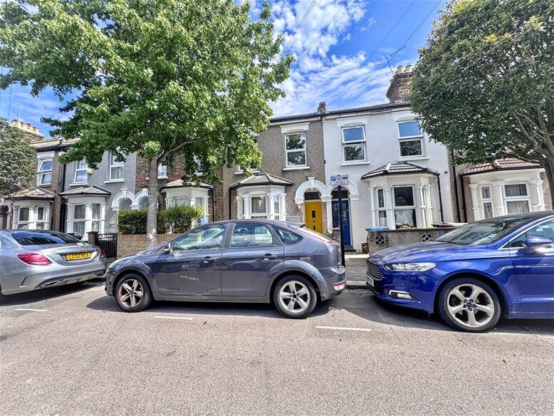 4 bed Detached for rent in Wanstead. From David Daniels - Stratford