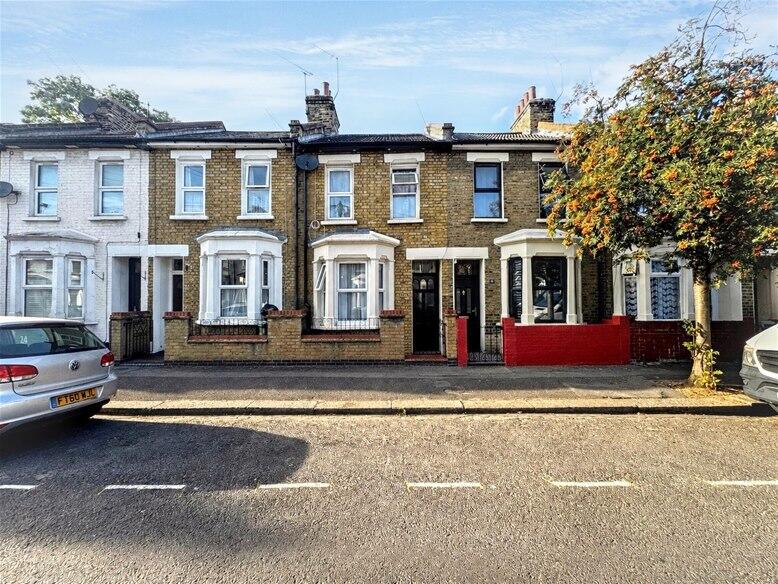 3 bed Detached for rent in Stratford. From David Daniels - Stratford