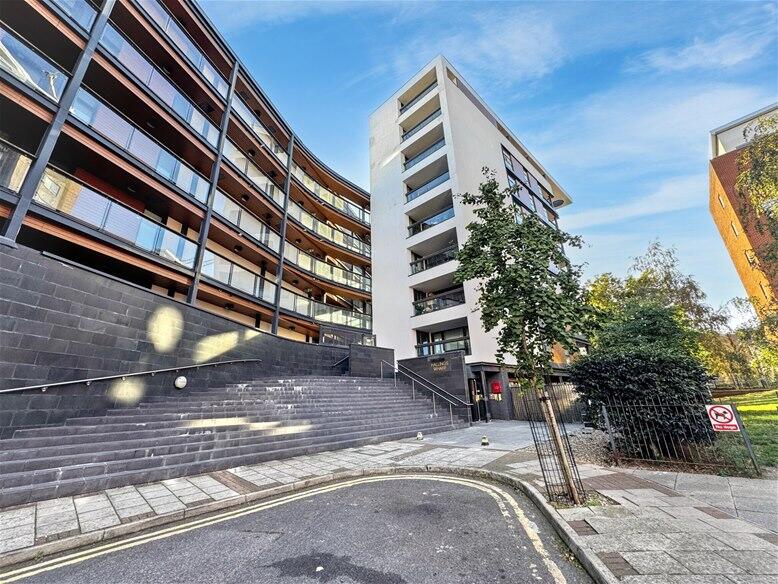 2 bed 1st Floor Flat for rent in Stratford. From David Daniels - Stratford 2 bed 1st Floor Flat for rent in Stratford. From David Daniels - Stratford