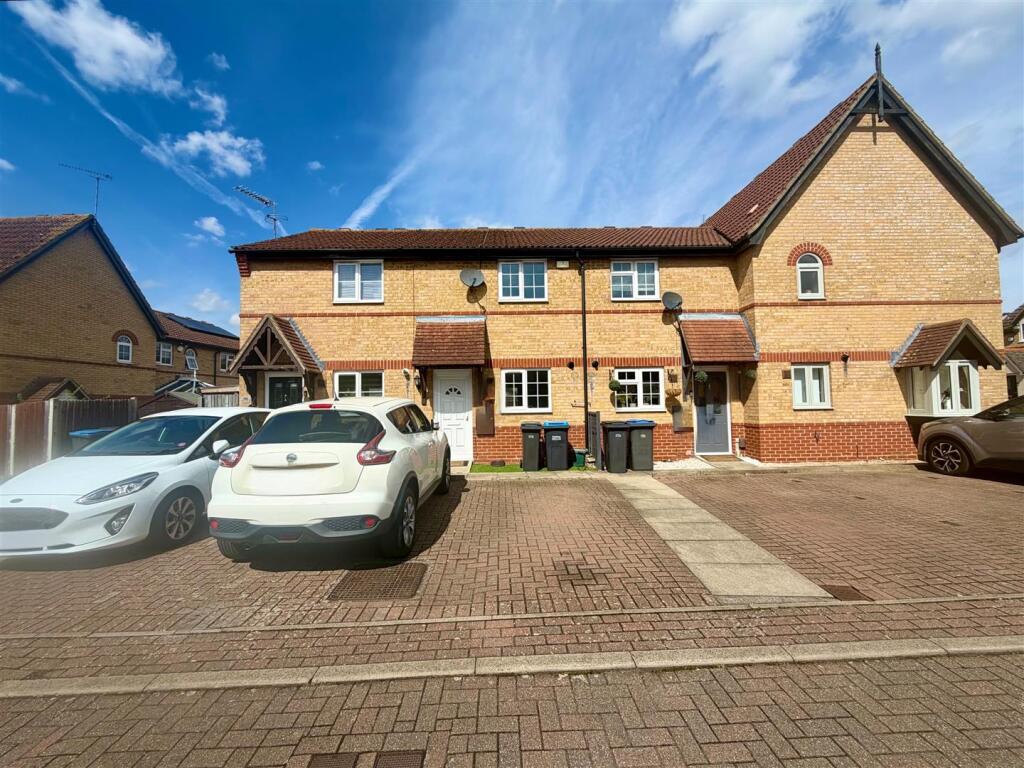 2 bed Mid Terraced House for rent in Foster Street. From Kings Group - Harlow - Lettings