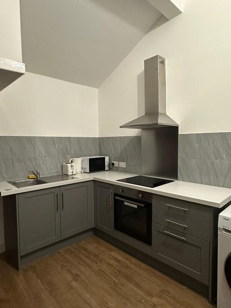 4 bed Studio for rent in Sheffield. From Hallam Hills ltd - Sheffield