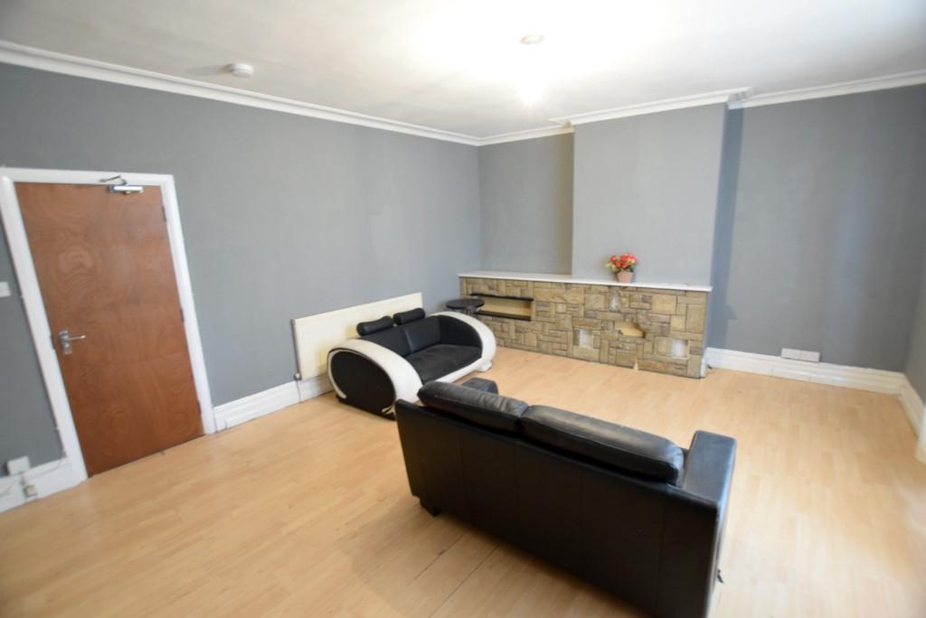 3 bed 1st Floor Flat for rent in Sheffield. From Hallam Hills ltd - Sheffield