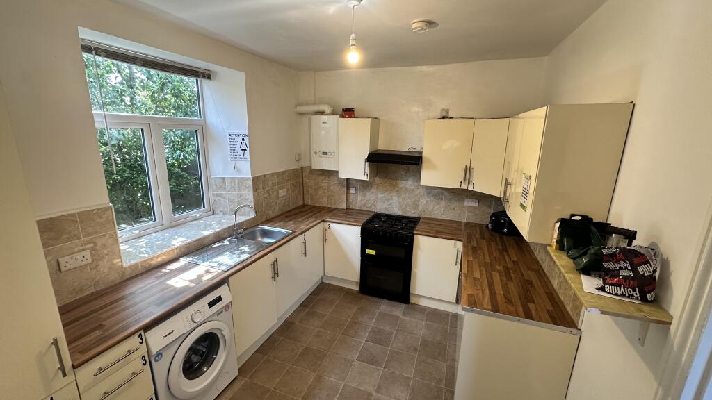 4 bed Semi Detached for rent in Sheffield. From Hallam Hills ltd - Sheffield 4 bed Semi Detached for rent in Sheffield. From Hallam Hills ltd - Sheffield
