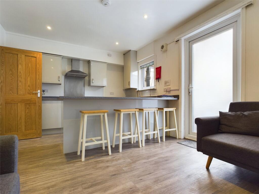 4 bed Mid Terraced House for rent in Ovingdean. From Harringtons Lettings - Hove