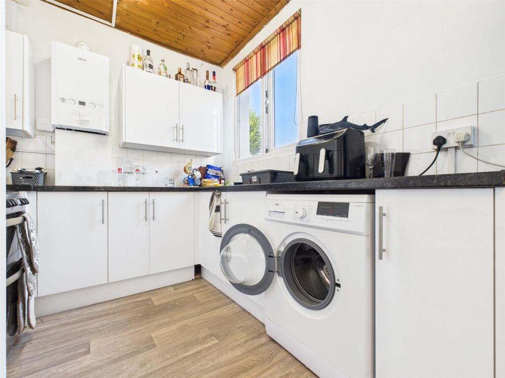 4 bed Semi Detached for rent in Ovingdean. From Harringtons Lettings - Hove 4 bed Semi Detached for rent in Ovingdean. From Harringtons Lettings - Hove
