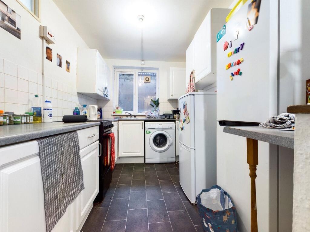 4 bed Mid Terraced House for rent in Ovingdean. From Harringtons Lettings - Hove 4 bed Mid Terraced House for rent in Ovingdean. From Harringtons Lettings - Hove
