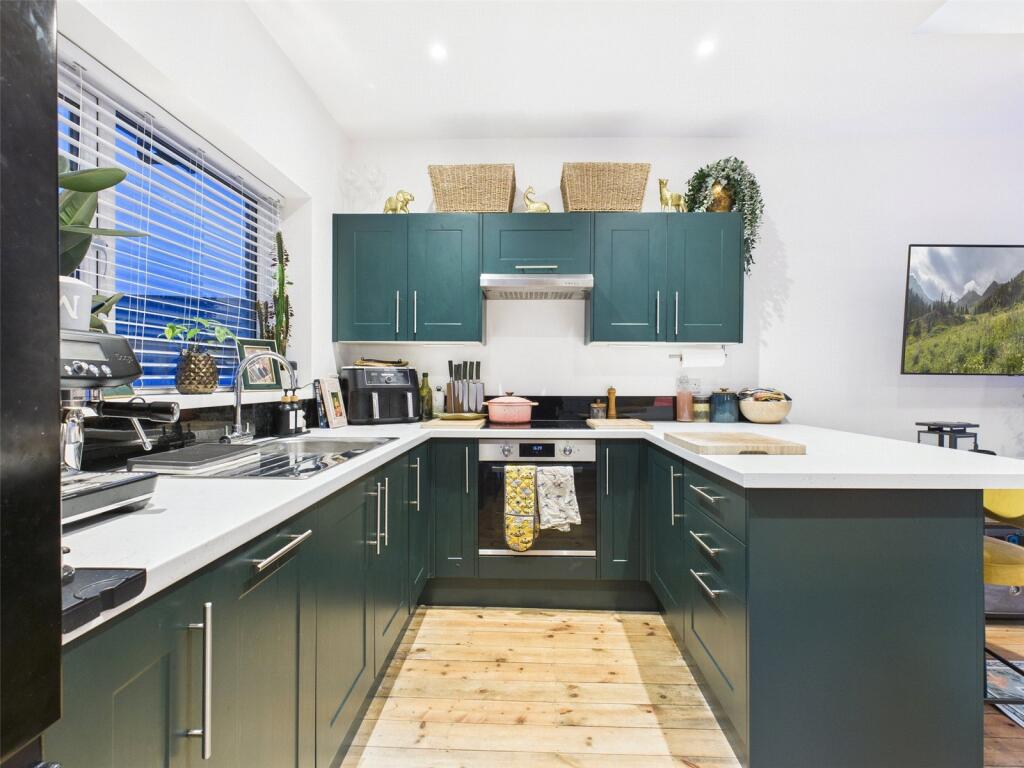 2 bed Detached for rent in Portslade-by-Sea. From Harringtons Lettings - Hove 2 bed Detached for rent in Portslade-by-Sea. From Harringtons Lettings - Hove