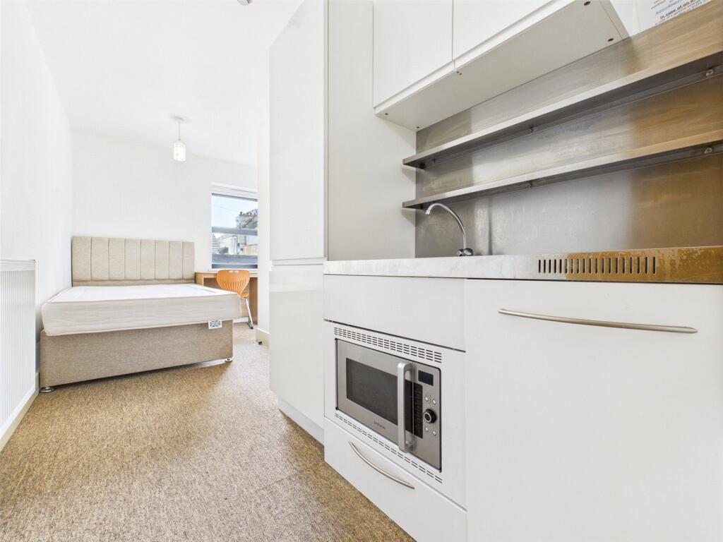 0 bed Studio for rent in Brighton and Hove. From Harringtons Lettings - Hove