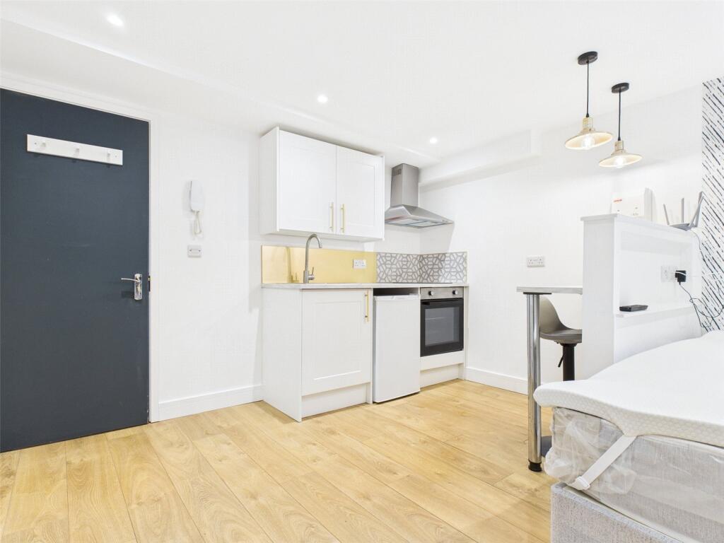 0 bed Apartment for rent in Brighton and Hove. From Harringtons Lettings - Hove