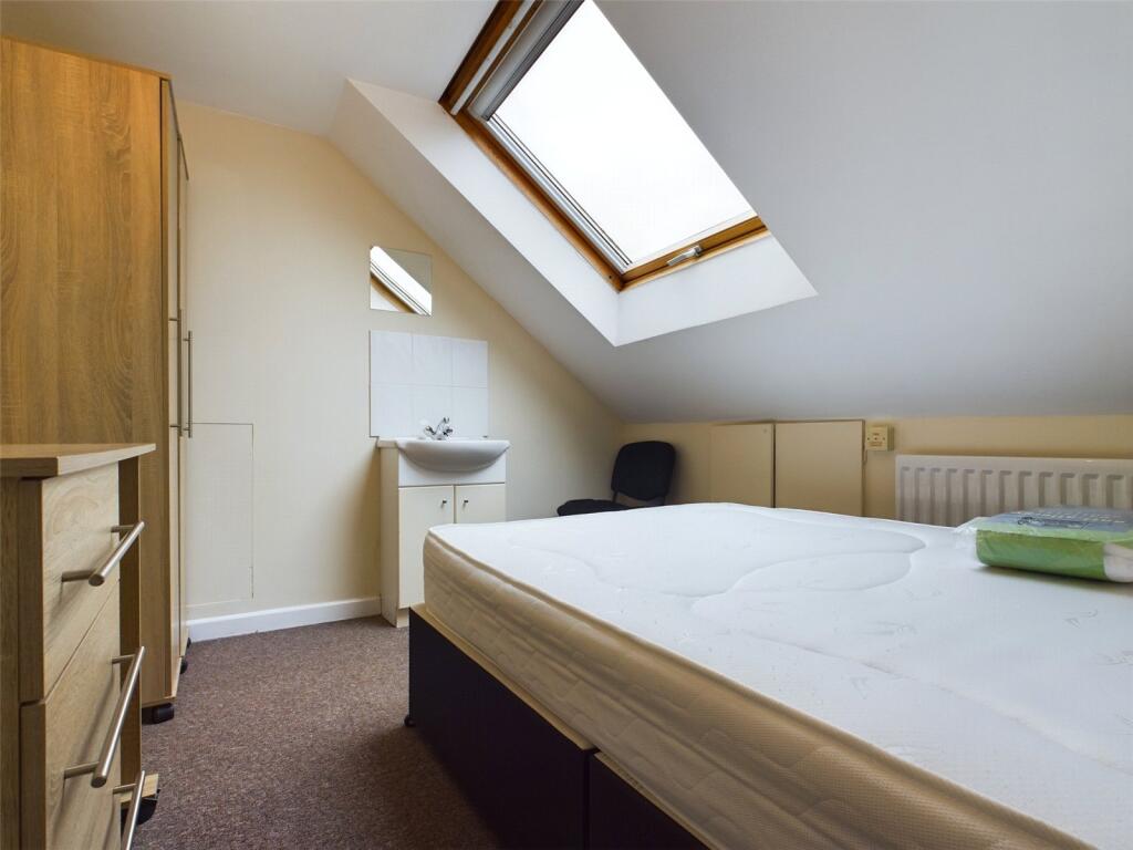 1 bed Mid Terraced House for rent in Brighton and Hove. From Harringtons Lettings - Hove