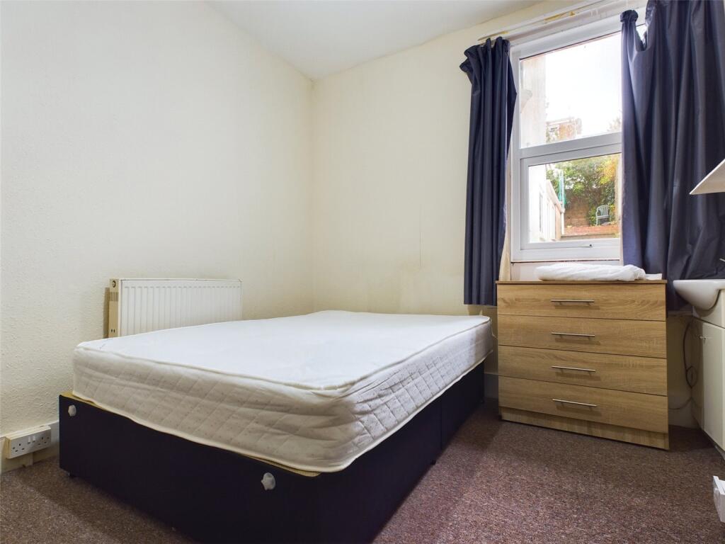 1 bed Mid Terraced House for rent in Brighton and Hove. From Harringtons Lettings - Hove