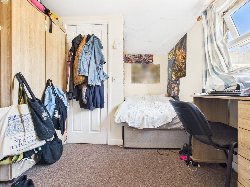 1 bed Mid Terraced House for rent in Brighton and Hove. From Harringtons Lettings - Hove 1 bed Mid Terraced House for rent in Brighton and Hove. From Harringtons Lettings - Hove