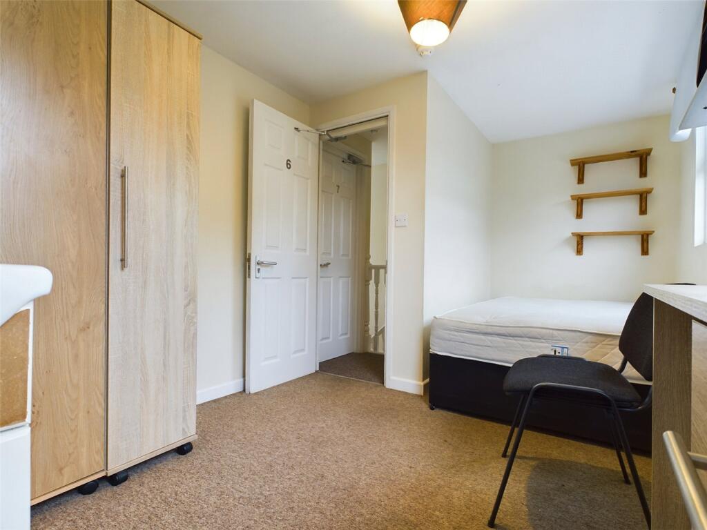 1 bed Mid Terraced House for rent in Brighton and Hove. From Harringtons Lettings - Hove