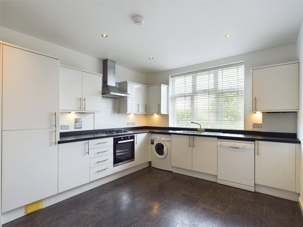 2 bed Apartment for rent in Portslade-by-Sea. From Harringtons Lettings - Hove