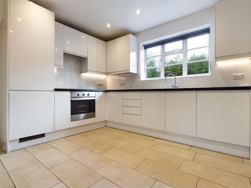 2 bed End of Terrace for rent in Falmer. From Harringtons Lettings - Hove