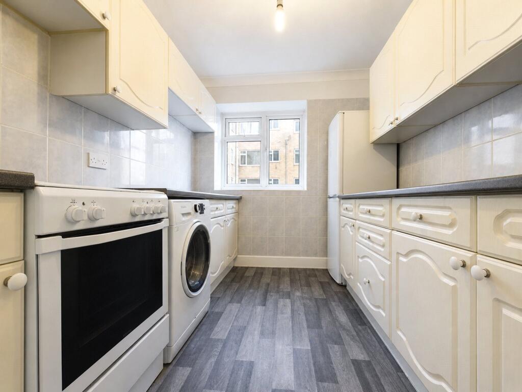 2 bed Apartment for rent in Brighton and Hove. From Harringtons Lettings - Hove