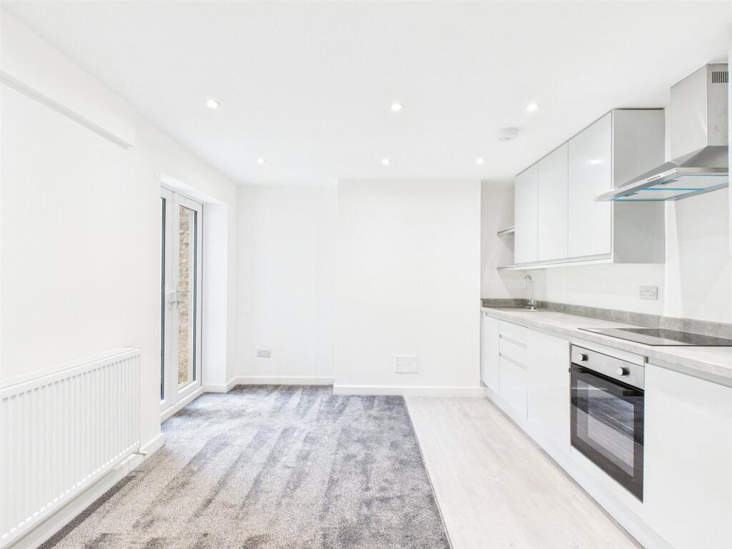 2 bed Apartment for rent in Brighton and Hove. From Harringtons Lettings - Hove