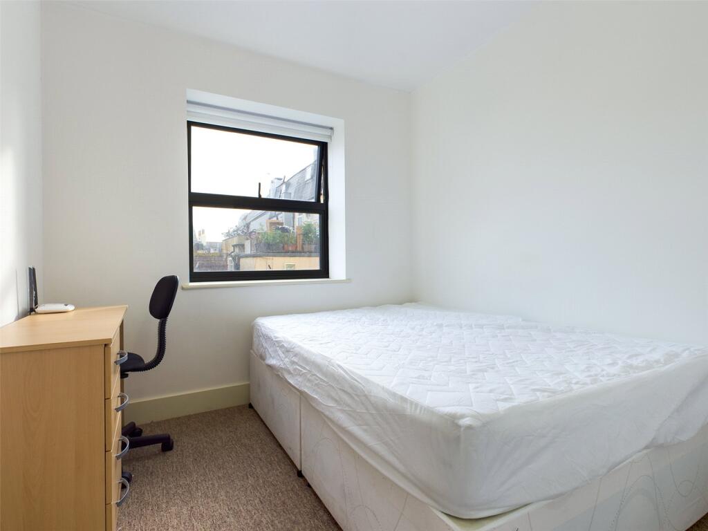 4 bed Apartment for rent in Brighton and Hove. From Harringtons Lettings - Hove