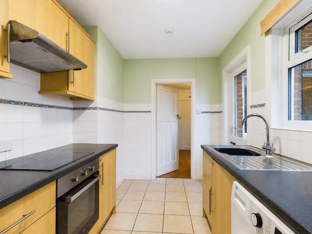 3 bed Mid Terraced House for rent in Newhaven. From Harringtons Lettings - Hove 3 bed Mid Terraced House for rent in Newhaven. From Harringtons Lettings - Hove