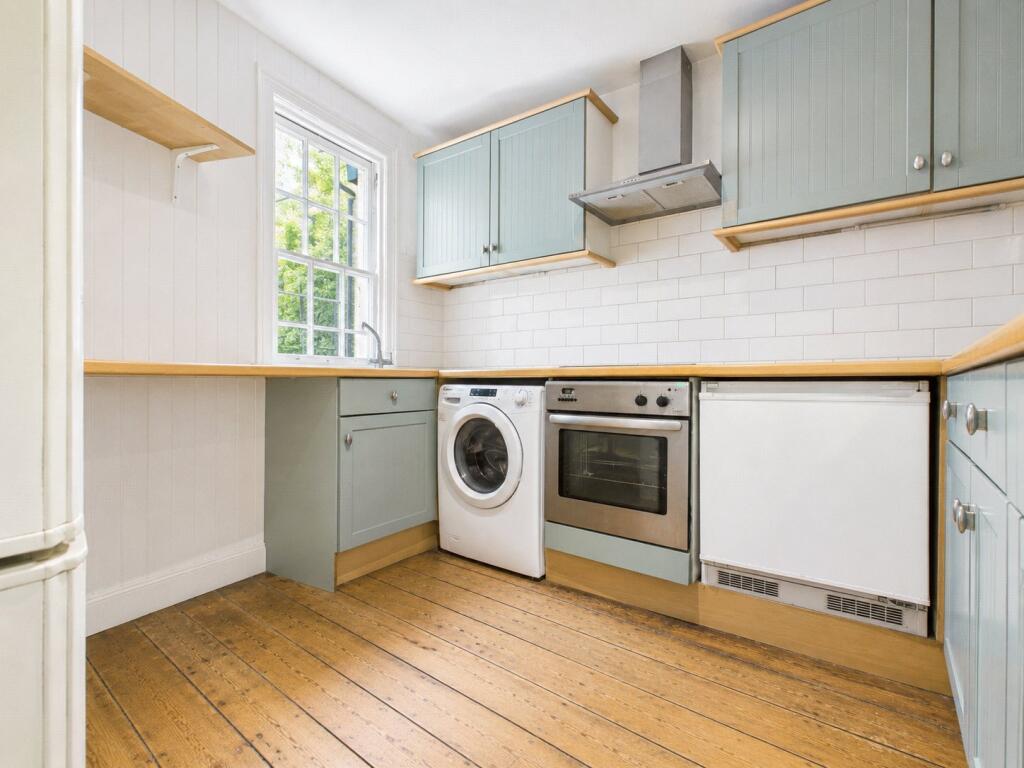 4 bed Apartment for rent in Brighton and Hove. From Harringtons Lettings - Hove