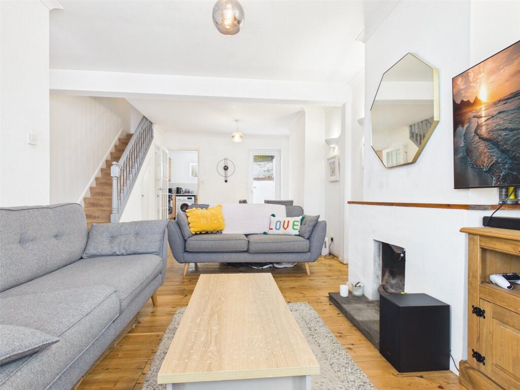 2 bed Mid Terraced House for rent in Ovingdean. From Harringtons Lettings - Hove