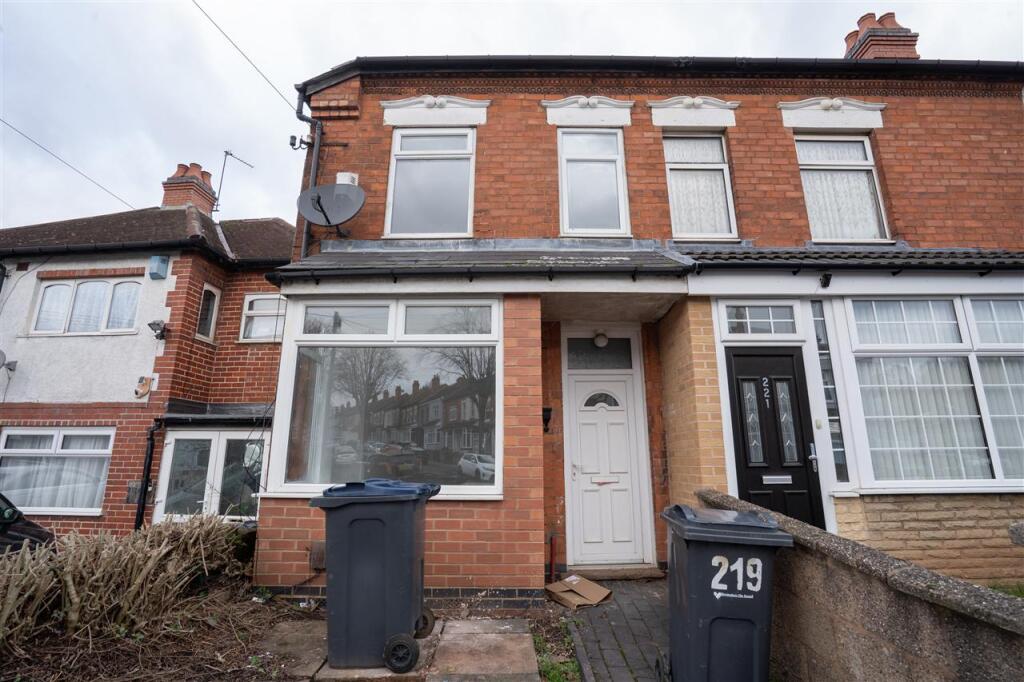 3 bed End of Terrace for rent in Birmingham. From Partridge Homes - Solihull