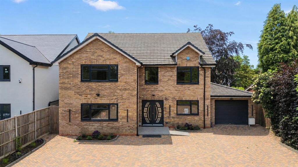 5 bed Detached for rent in Copt Heath. From Partridge Homes - Solihull