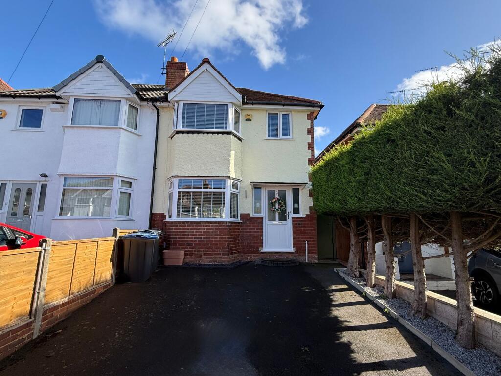 3 bed Semi Detached for rent in Major's Green. From Partridge Homes - Solihull