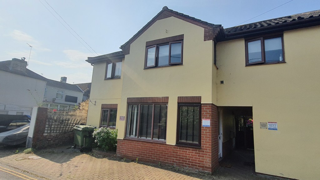 2 bed Ground Floor Flat for rent in Harleston. From Musker McIntyre - Bungay 2 bed Ground Floor Flat for rent in Harleston. From Musker McIntyre - Bungay