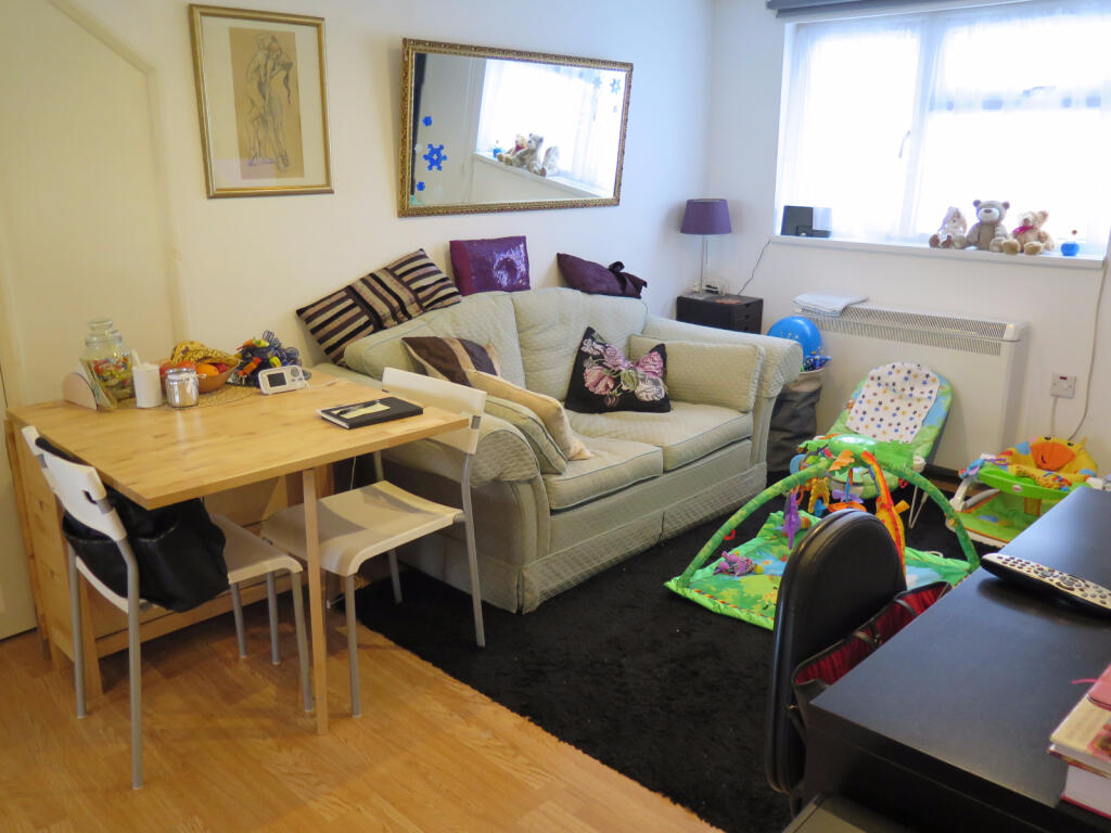 1 bed Flat for rent in London. From Glen Hall Estate Agents