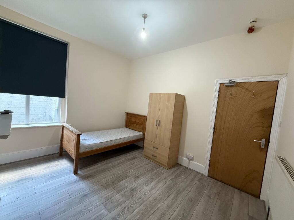 1 bed HMO for rent in London. From Glen Hall - London