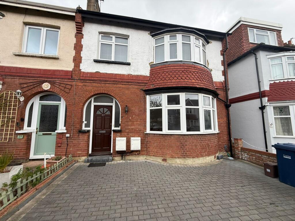 1 bed 1st Floor Flat for rent in Finchley. From Glen Hall - London