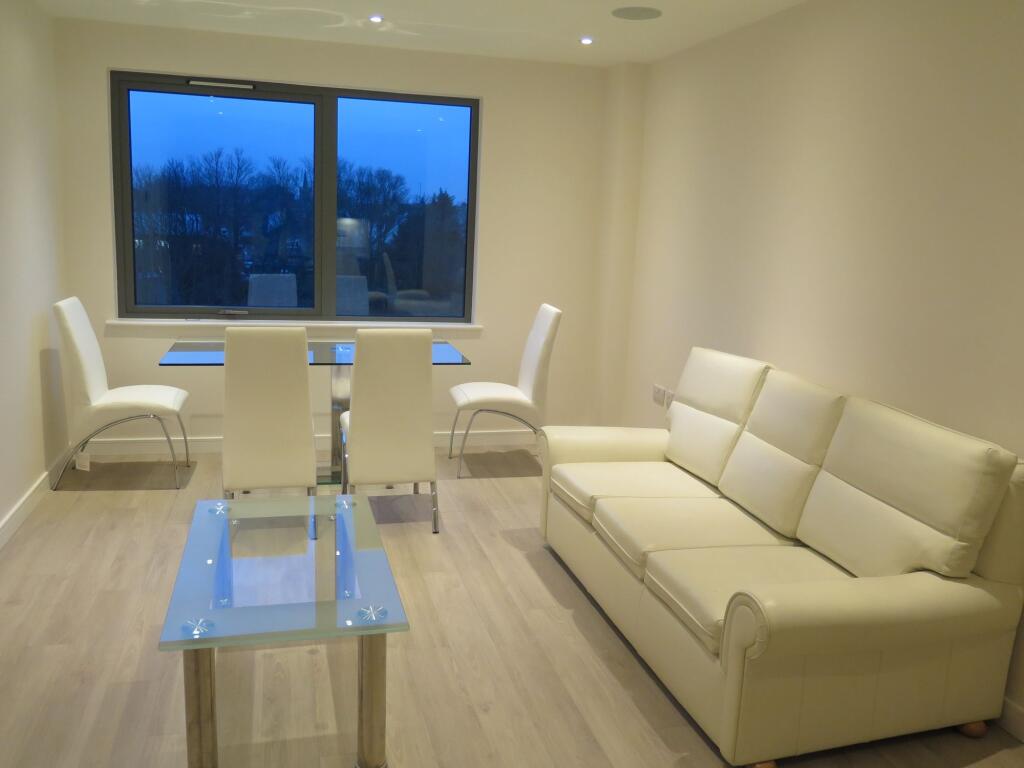 2 bed 1st Floor Flat for rent in Friern Barnet. From Glen Hall - London