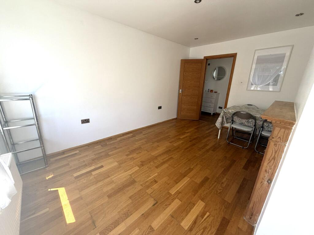 1 bed 1st Floor Flat for rent in Wood Green. From Glen Hall - London 1 bed 1st Floor Flat for rent in Wood Green. From Glen Hall - London