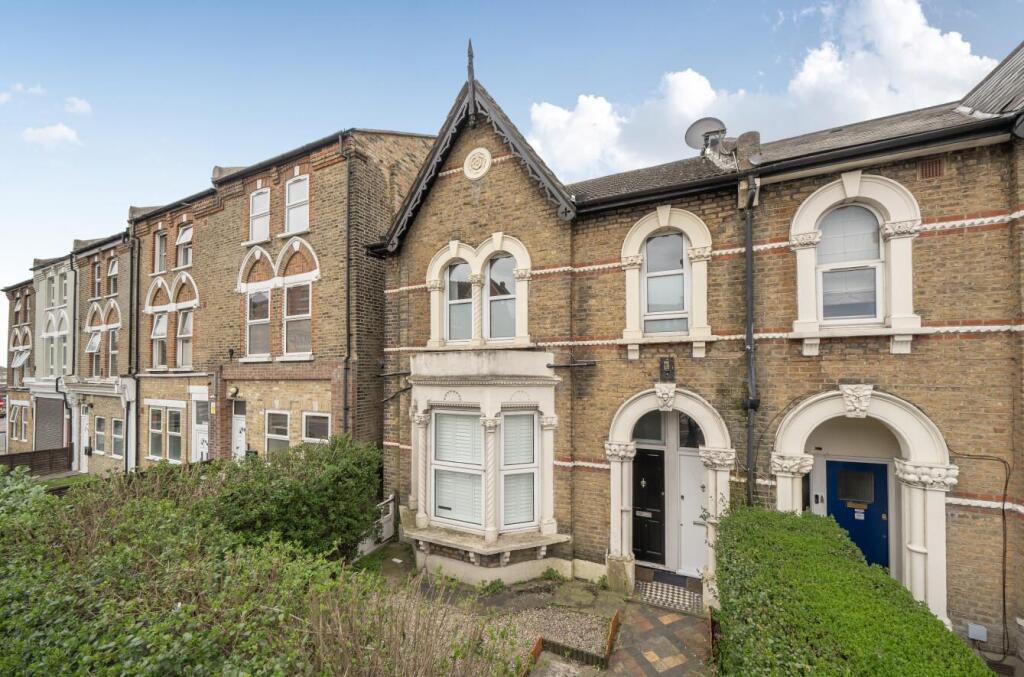 2 bed Annexe for rent in Catford. From Hunters - Catford