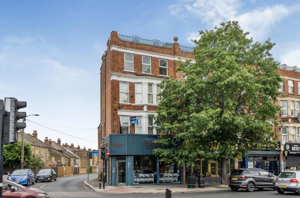 1 bed 1st Floor Flat for rent in Catford. From Hunters - Catford