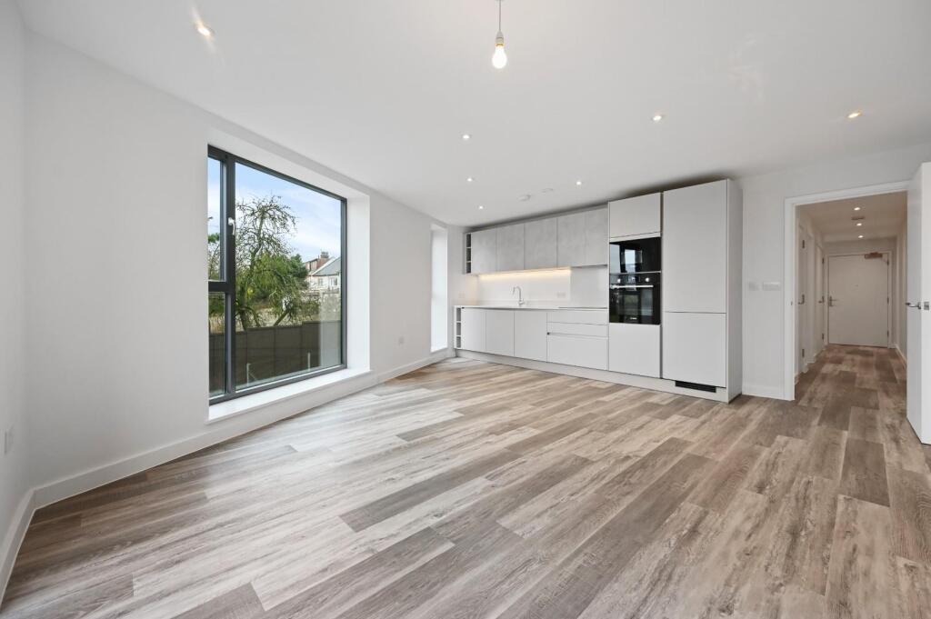 1 bed Detached for rent in Kenton. From Hunters - Harrow