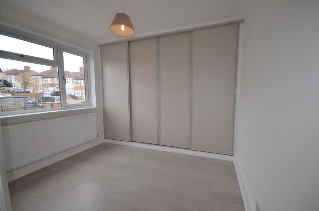 4 bed Mid Terraced House for rent in Kenton. From Hunters - Harrow