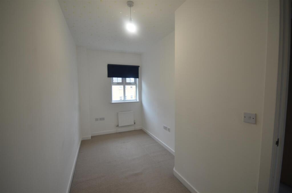 5 bed Detached for rent in Kenton. From Hunters - Harrow