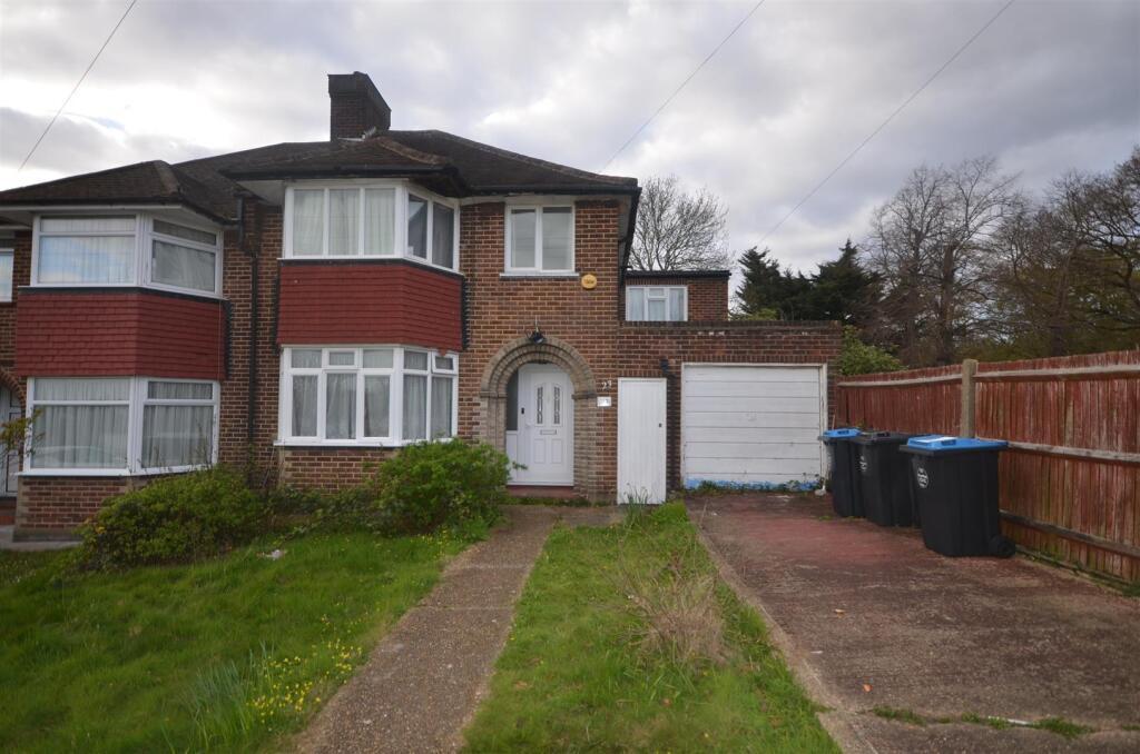 5 bed Detached for rent in Wembley. From Hunters - Harrow 5 bed Detached for rent in Wembley. From Hunters - Harrow