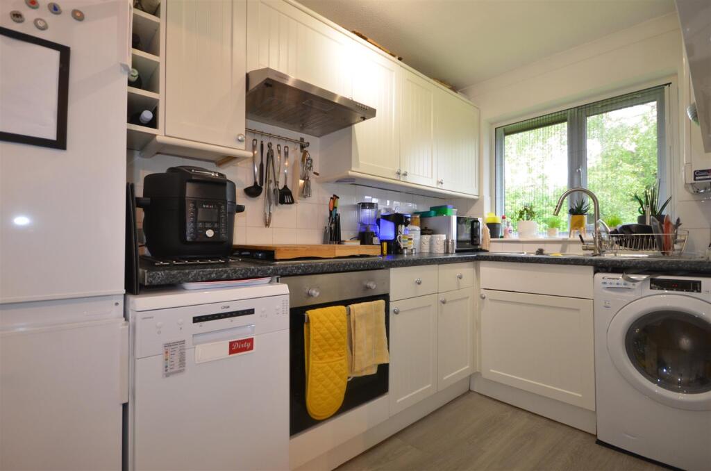 1 bed 1st Floor Flat for rent in Kenton. From Hunters - Harrow