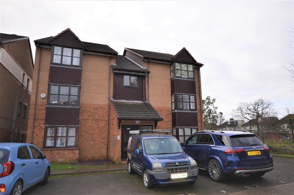 4 bed Studio for rent in Wembley. From Hunters - Harrow 4 bed Studio for rent in Wembley. From Hunters - Harrow