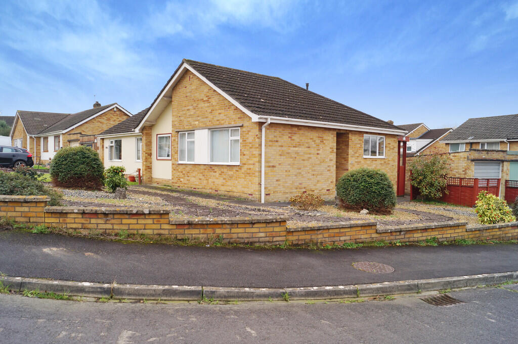 3 bed Semi-detached bungalow for rent in Glastonbury. From Cooper & Tanner - Shepton Mallet
